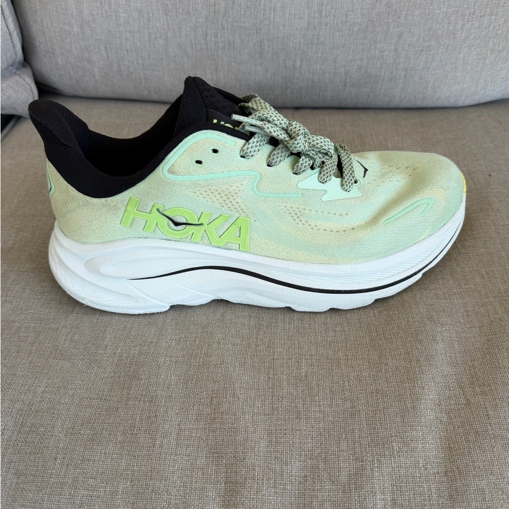 Hoka Clifton 10 Running Shoes Sz 10 Green Sneakers - Picture 13 of 16